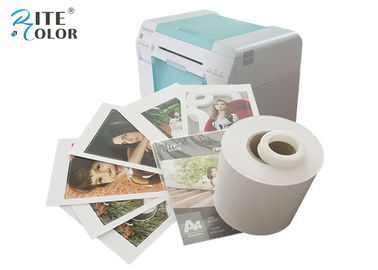 Άσπρος ξηρός ρόλος Inkjet εγγράφου φωτογραφιών εργαστηρίων στιλπνός για τον εκτυπωτή Noritsu D701 D502